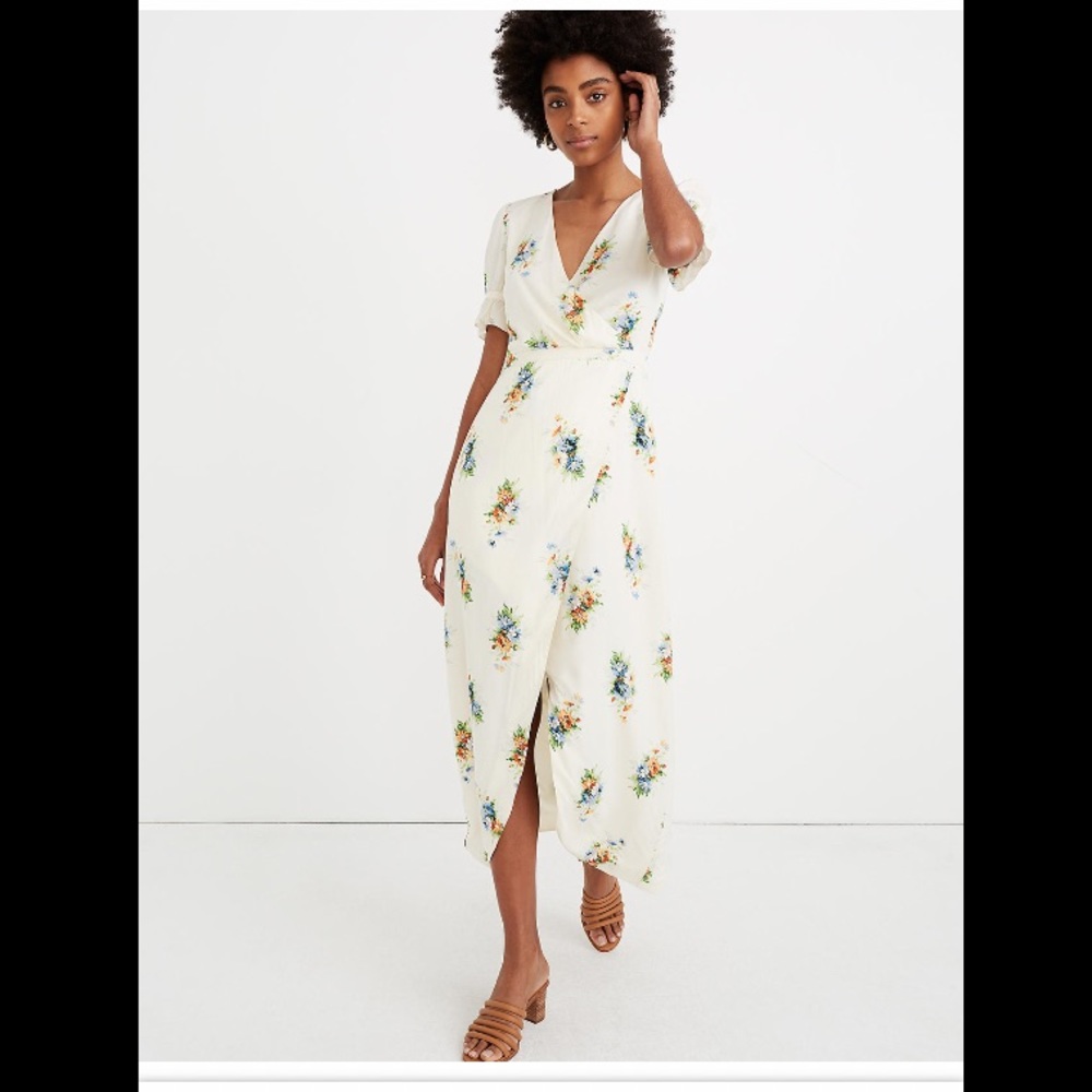 Ruffle-Sleeve Maxi Dress in Classic Corsage